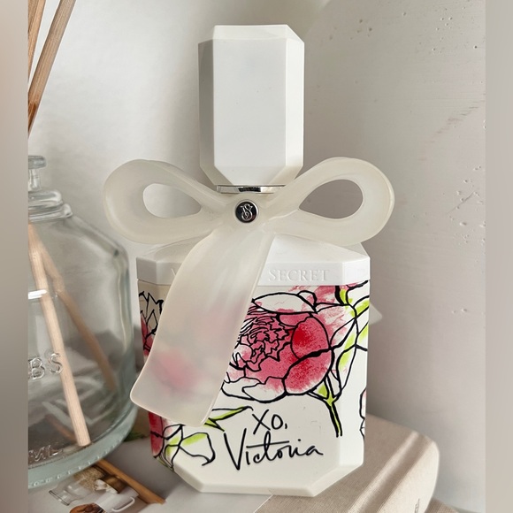 Victoria's Secret Xo Victoria EDP 3.4 fl oz - Picture 2 of 4